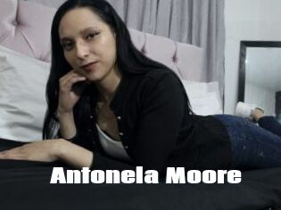 Antonela_Moore