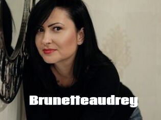 Brunetteaudrey