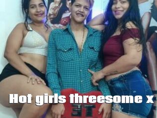 hot_girls_threesome_x The hot porn