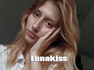 Lunakiss