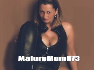 MatureMum073