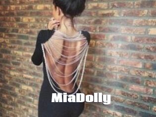 Mia_Dolly