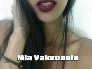 Mia_Valenzuela